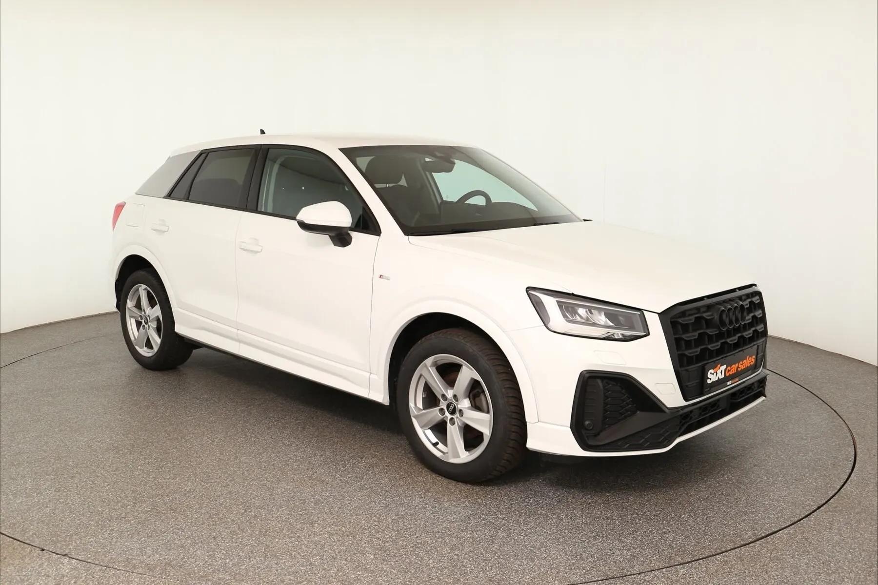 Audi Q2 35 TFSI S line — Foto 1