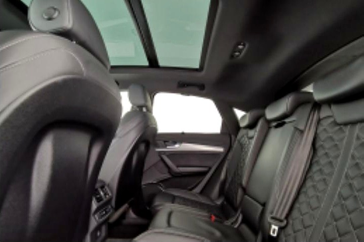 Audi Q5 Sportback 40 TDI quattro S line — Foto 12