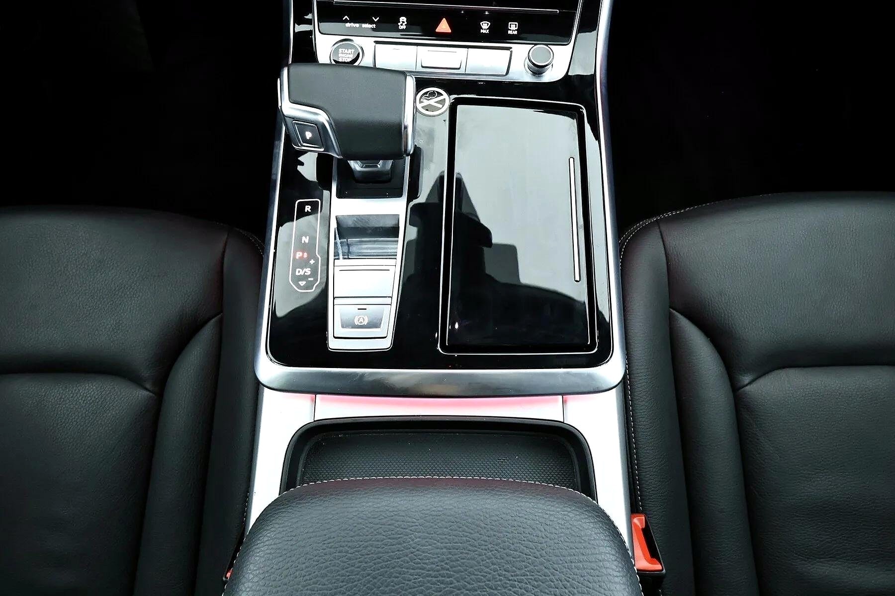 Audi Q8 45 TDI quattro — Foto 13