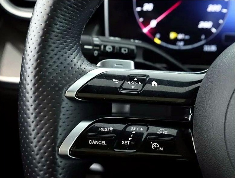Mercedes-Benz GLC 300 d 4MATIC AMG — Foto 10