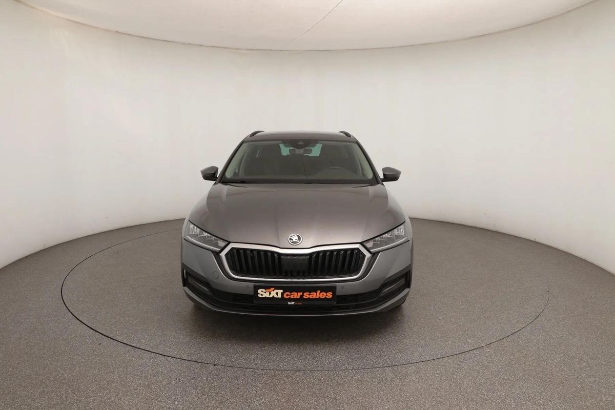 Škoda Octavia Combi 2.0 TDI Tour — Foto 1