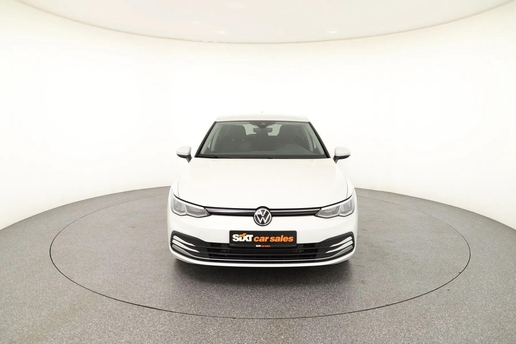 Volkswagen Golf VIII 1.0 eTSI Move — Foto 1