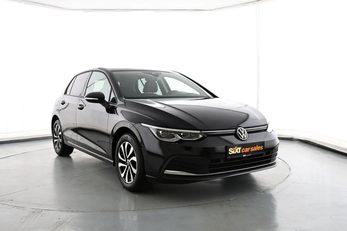 Volkswagen Golf VIII 1.5 TSI Active — Foto 1