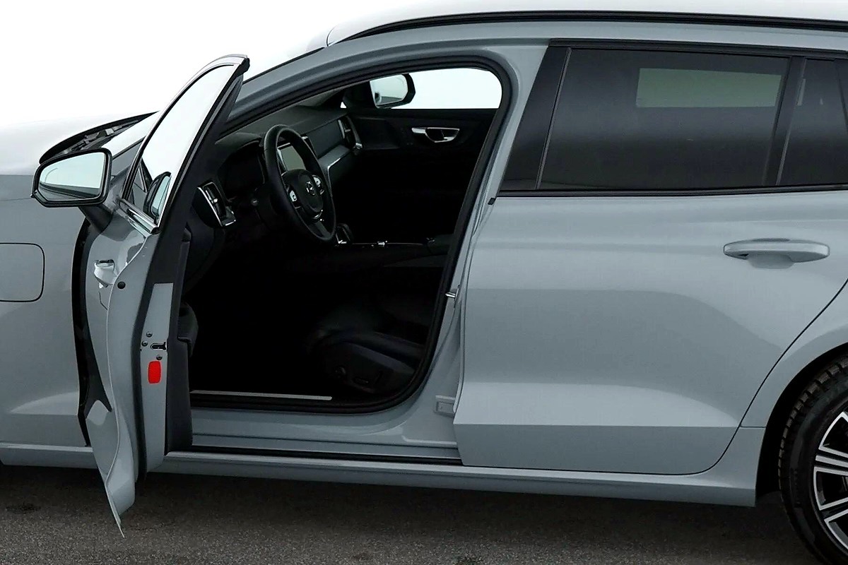 VOLVO V60 Plus Dark T6 AWD — Foto 8