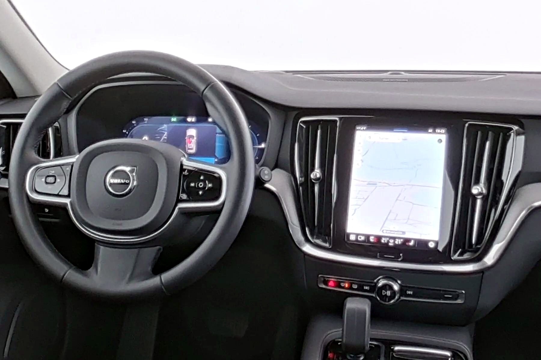 VOLVO V60 Plus Dark T6 AWD — Foto 10
