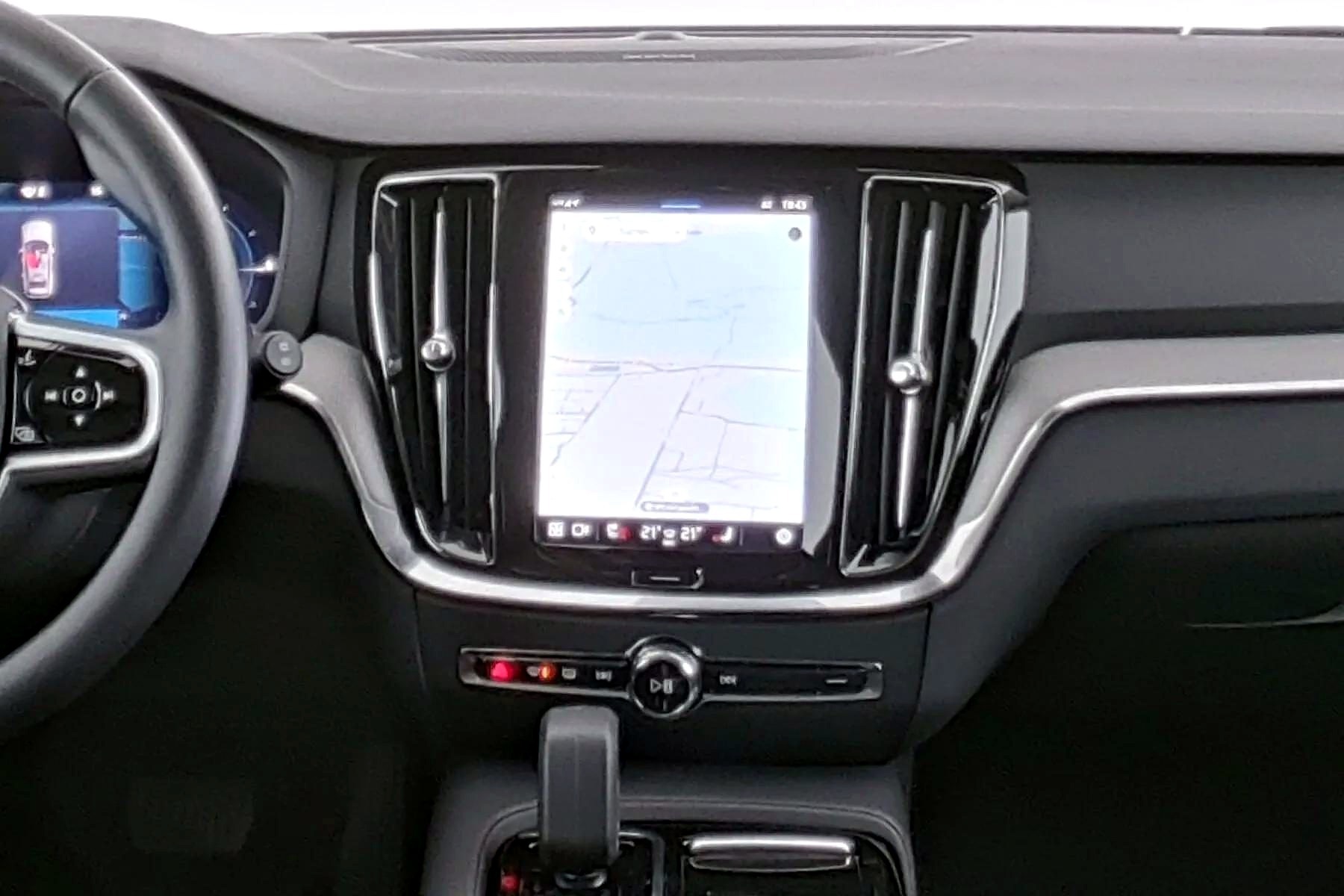 VOLVO V60 Plus Dark T6 AWD — Foto 12