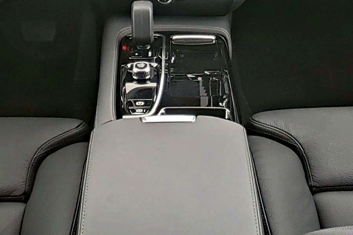 VOLVO V60 Plus Dark T6 AWD — Foto 13