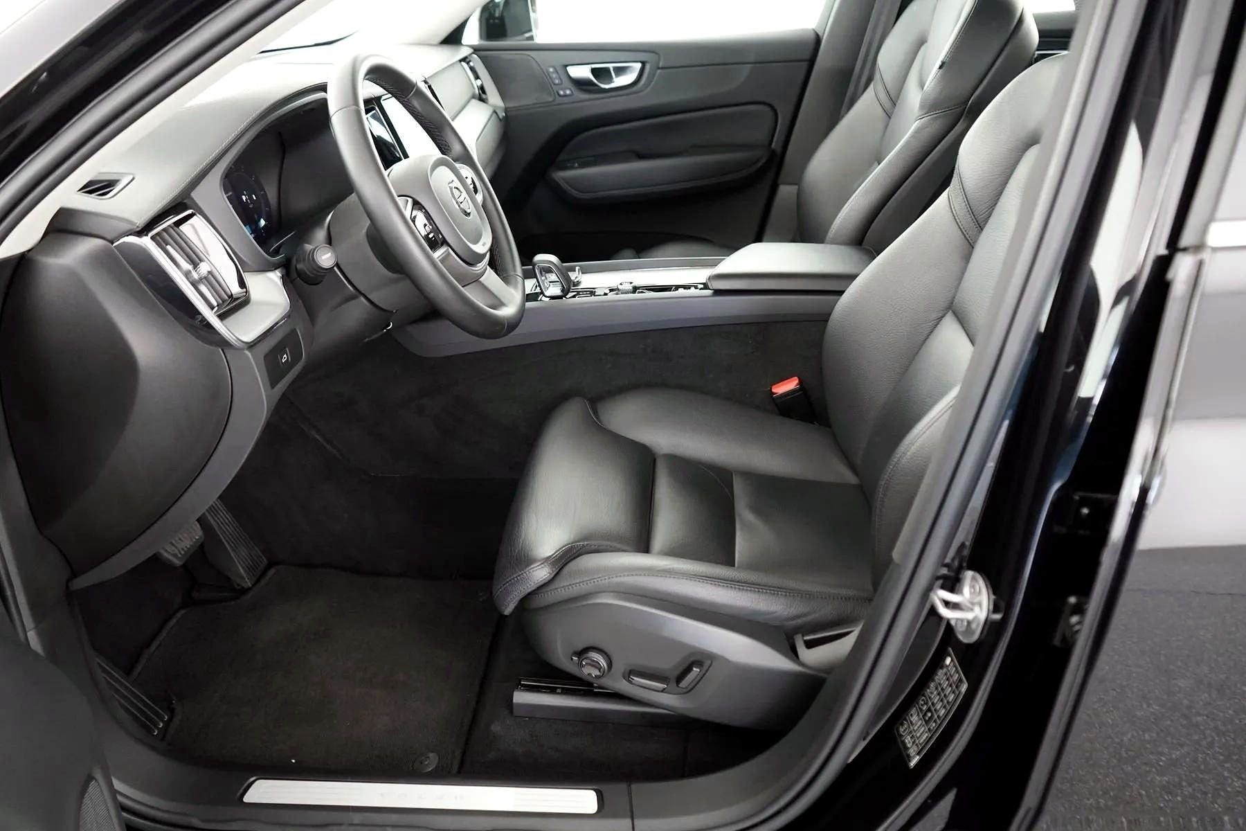 VOLVO XC60 B4 Ultimate — Foto 8